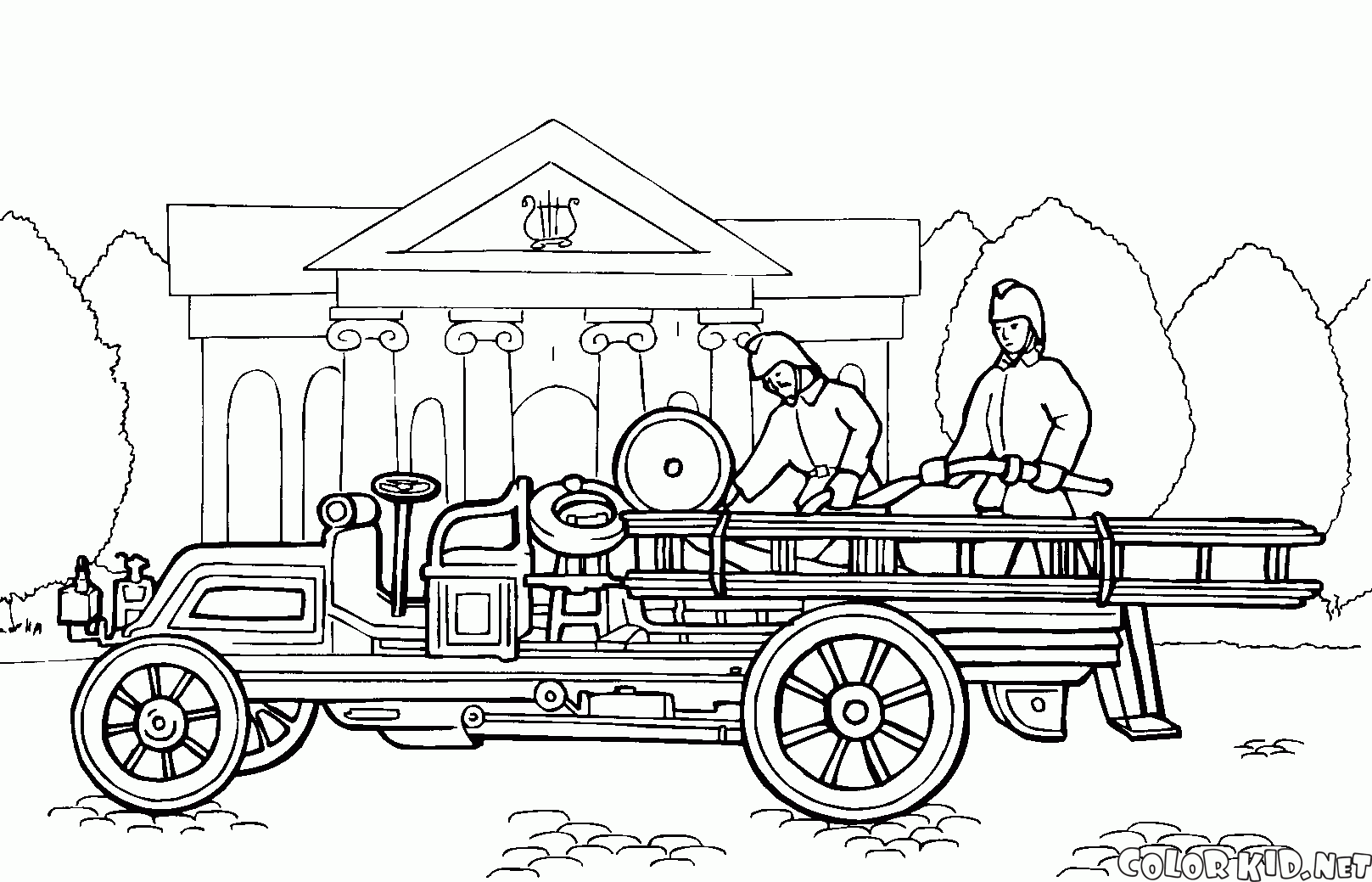 El primer camión de bomberos