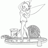 Tinkerbell admira a sí misma