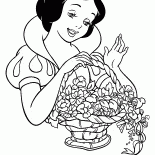 Blancanieves con una cesta de flores