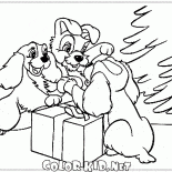 Los cachorros bajo el árbol