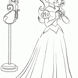 Princesa con una flor en la mano