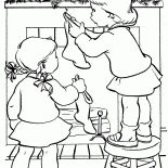 Los niños cuelgan medias