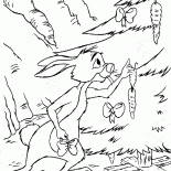 Conejo decora el árbol de Navidad